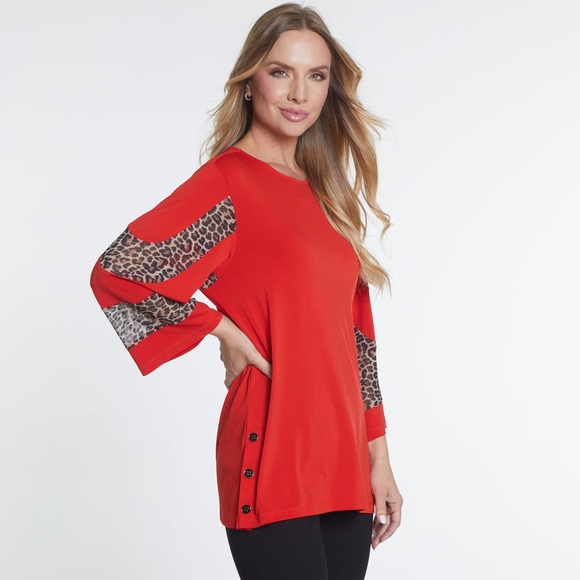 Multiples Leopard Stripe Sleeve Red Top NEW 2X - Picture 3 of 9